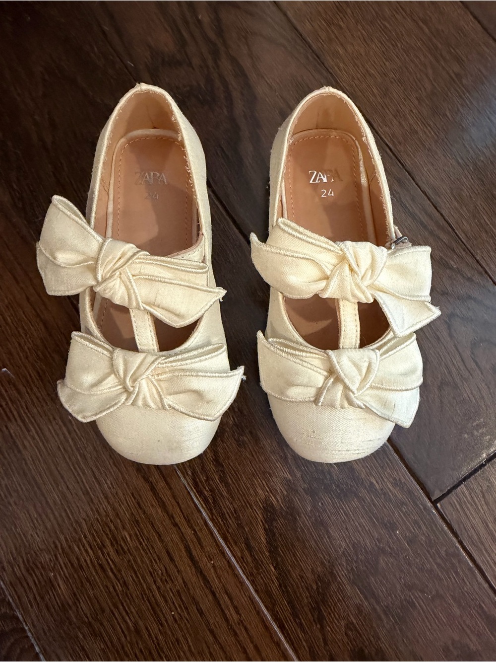 Zara Girls Cream white Bow Mary Jane Flats size 24